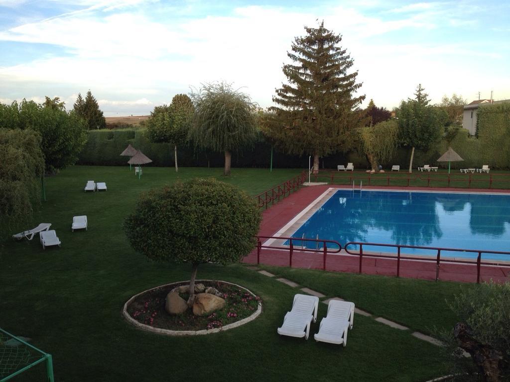 Hotel Valjunco Valencia de Don Juan Luaran gambar