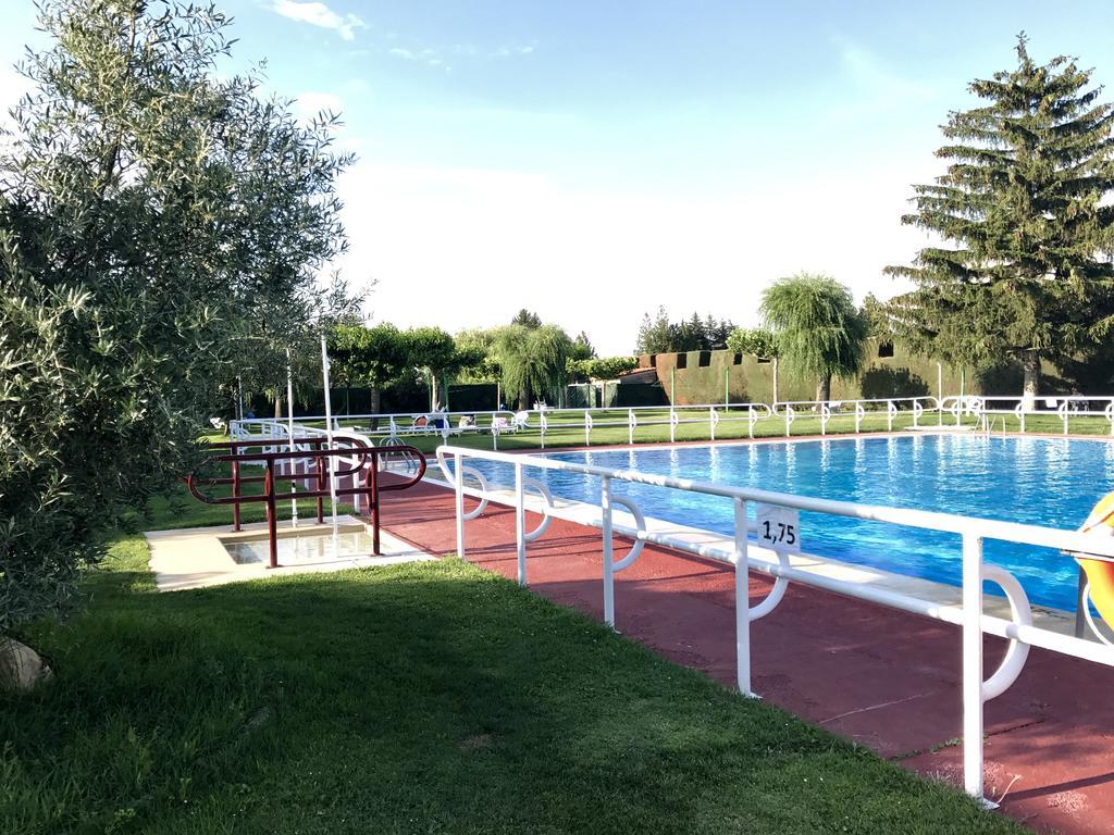 Hotel Valjunco Valencia de Don Juan Luaran gambar